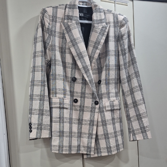 Zara Jackets & Blazers - NWOT Zara Blazer Size M